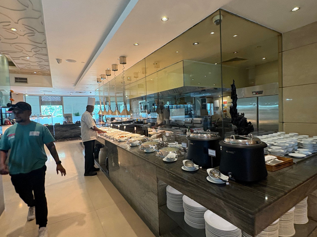 辛纳蒙湖畔酒店主图