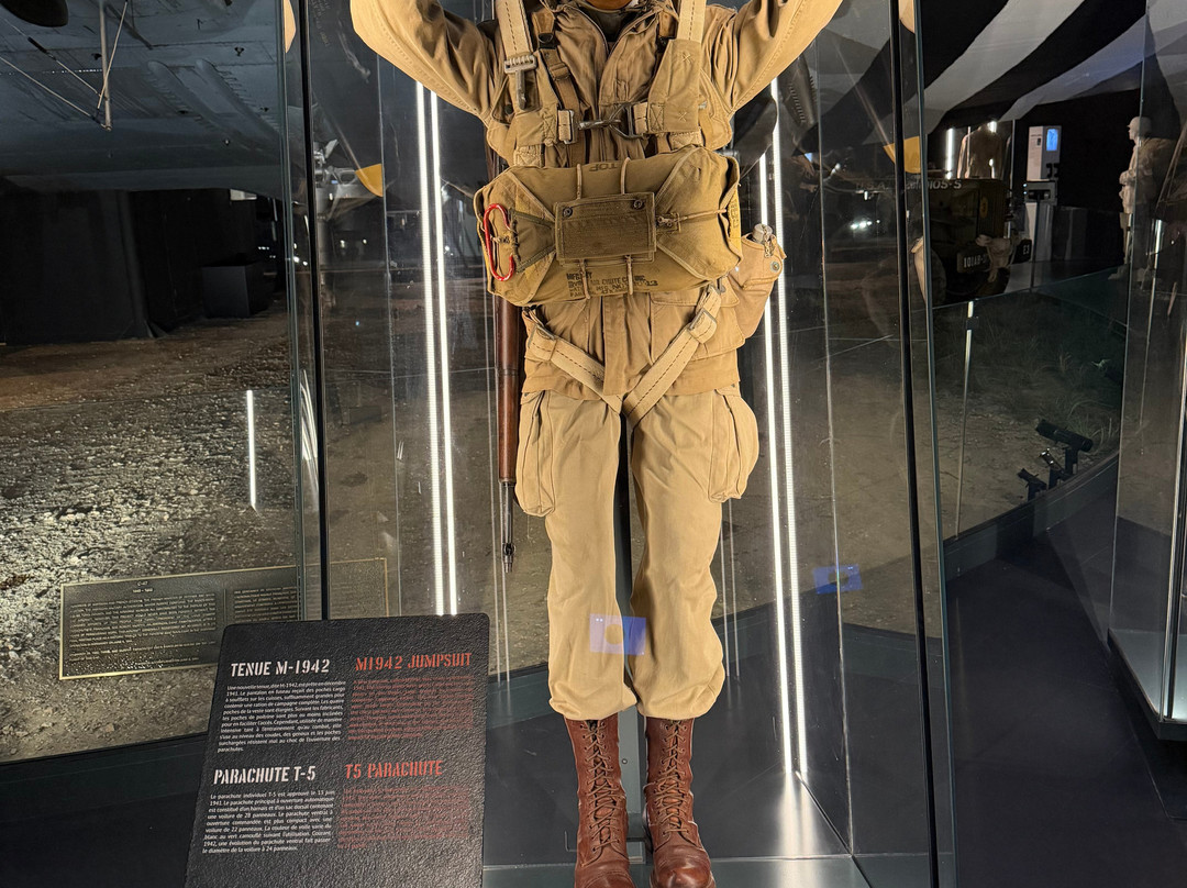 Airborne Museum-Sainte-Mere-Eglise必去景点