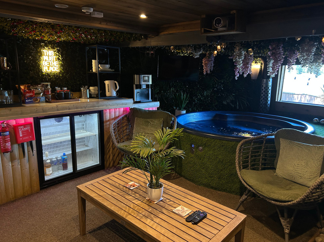 Four Seasons Glamping
