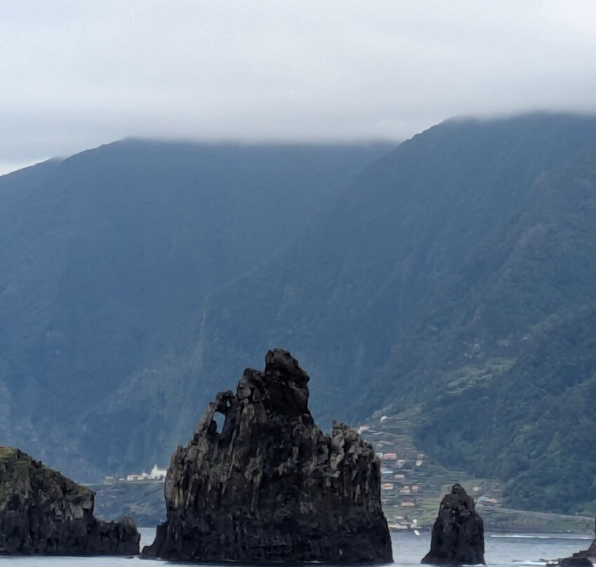Praia Da Ribeira Da Janela-莫尼什港必去景点