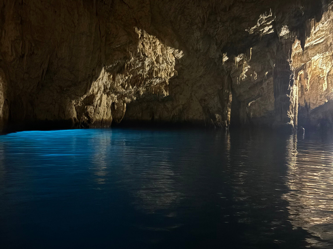 Grotta dello Smeraldo (Emerald Grotto)-波西塔诺必去景点