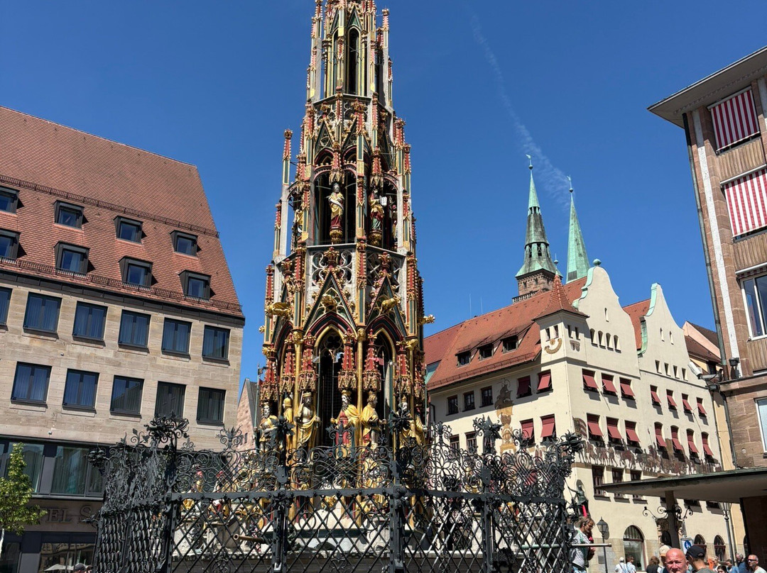 Der Schoene Brunnen-纽伦堡必去景点