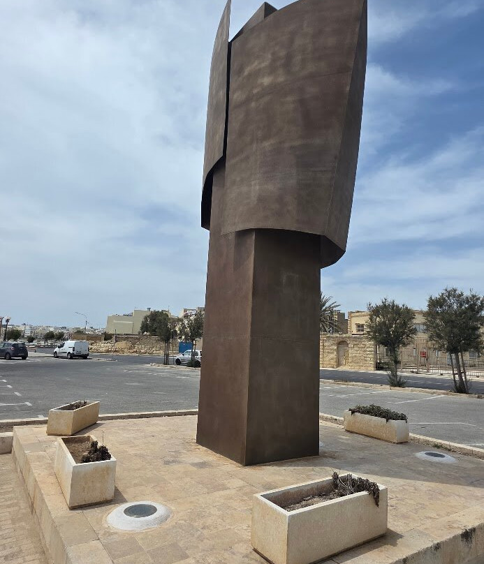 End of Cold War Memorial-Birzebbuga必去景点