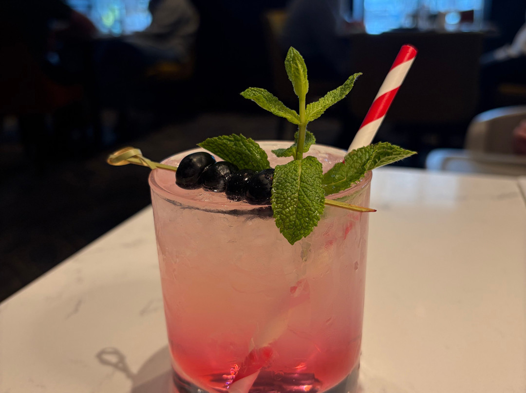 霍德森海湾酒店主图