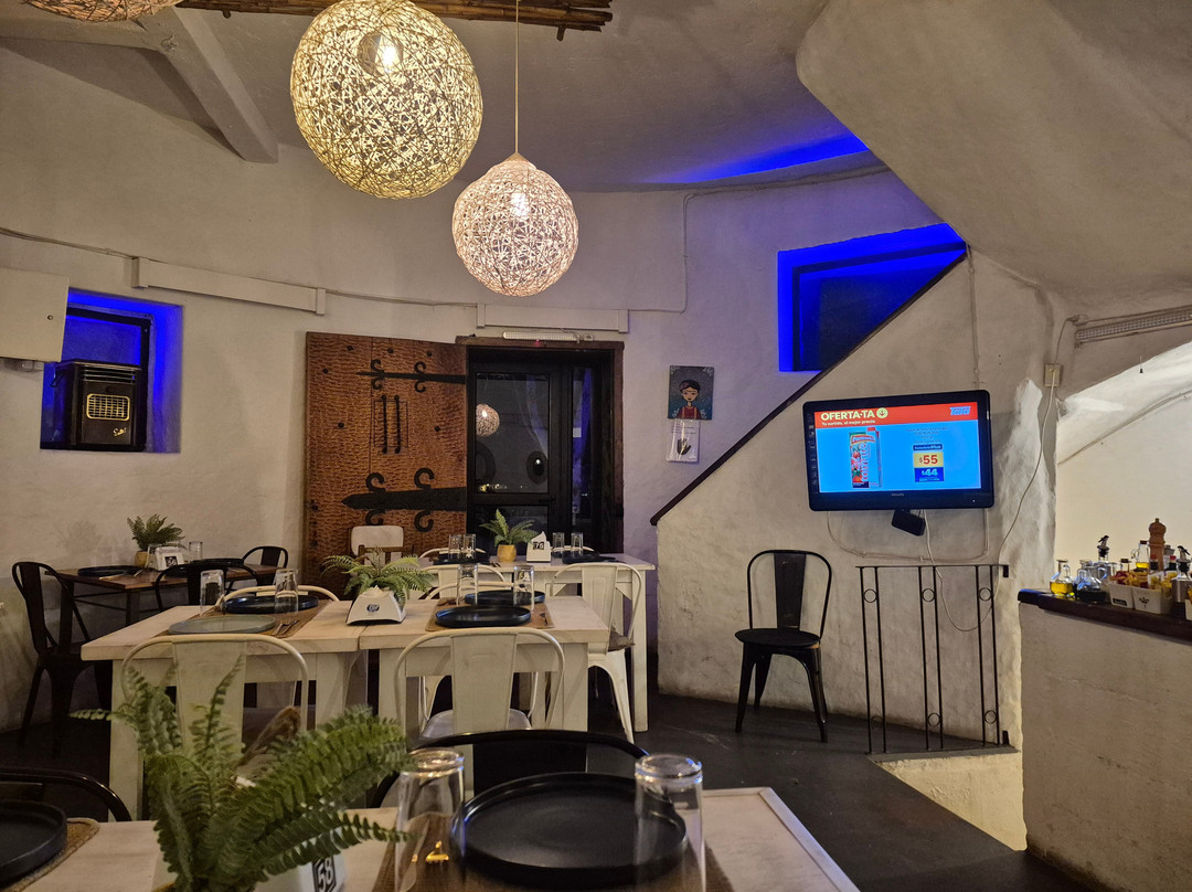 Reina café bar bistró
