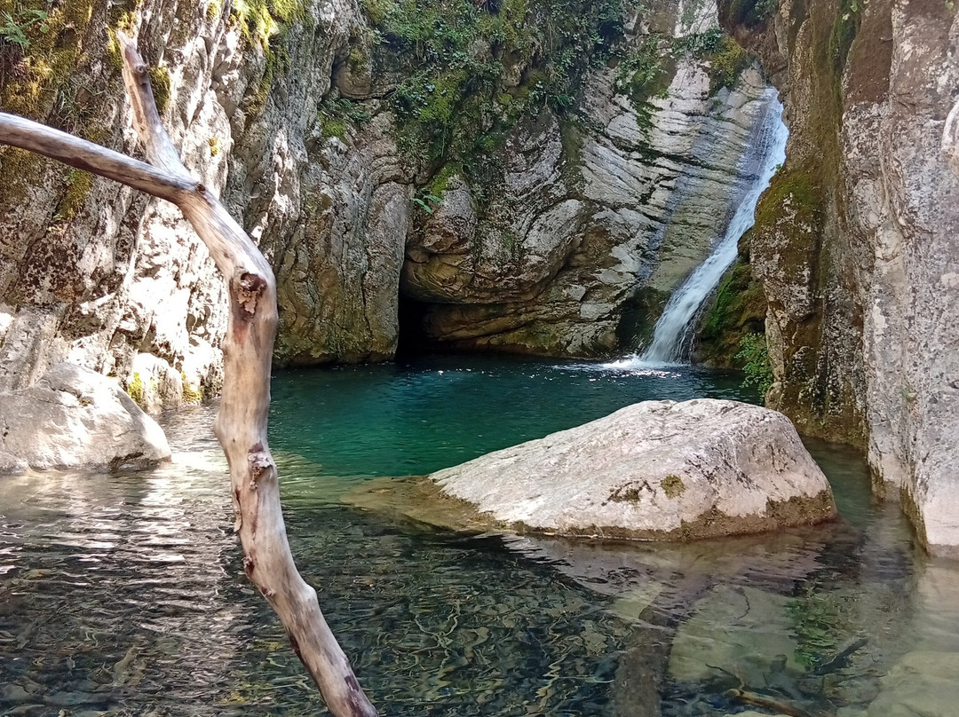 Hidden Garden with Waterfalls-Megalo Chorio必去景点
