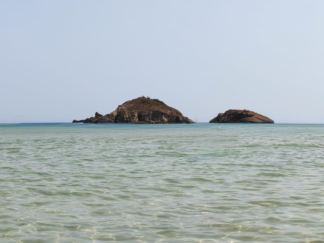 Spiaggia Su Giudeu-Domus de Maria必去景点