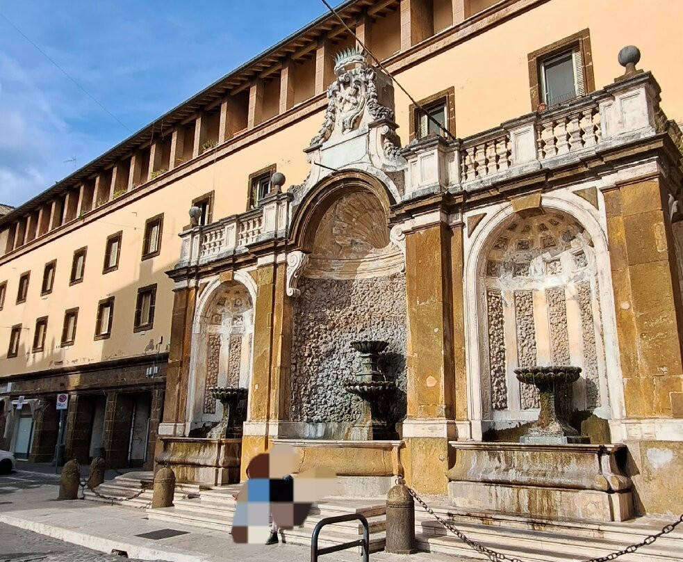 Fontana di Piazza San Pietro-弗拉斯卡蒂必去景点