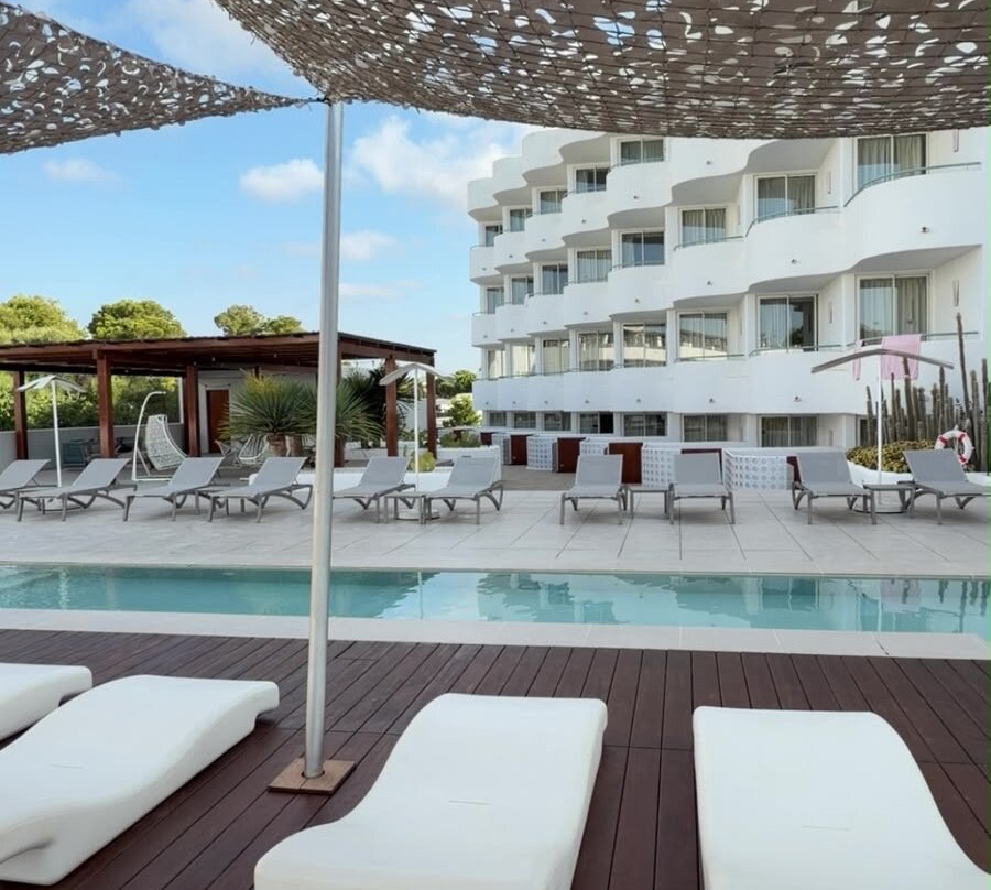 Inturotel Cala Esmeralda主图