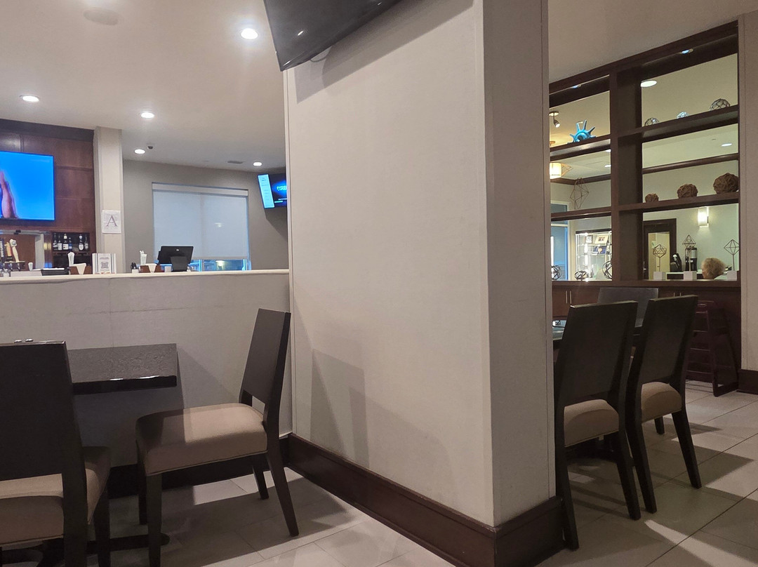Holiday Inn 格尔夫波特 - 机场主图