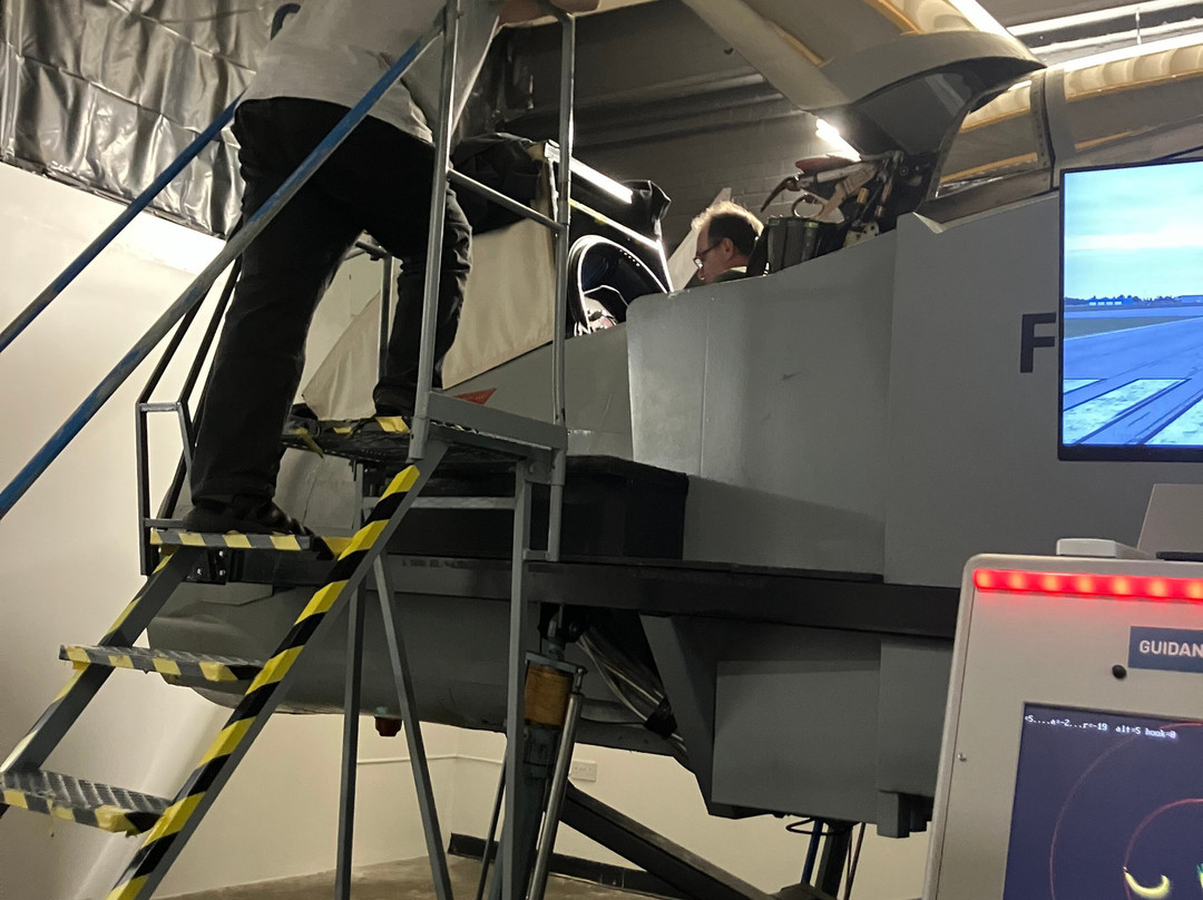 Aerospace Experience Flight Simulators-彼得伯勒必去景点