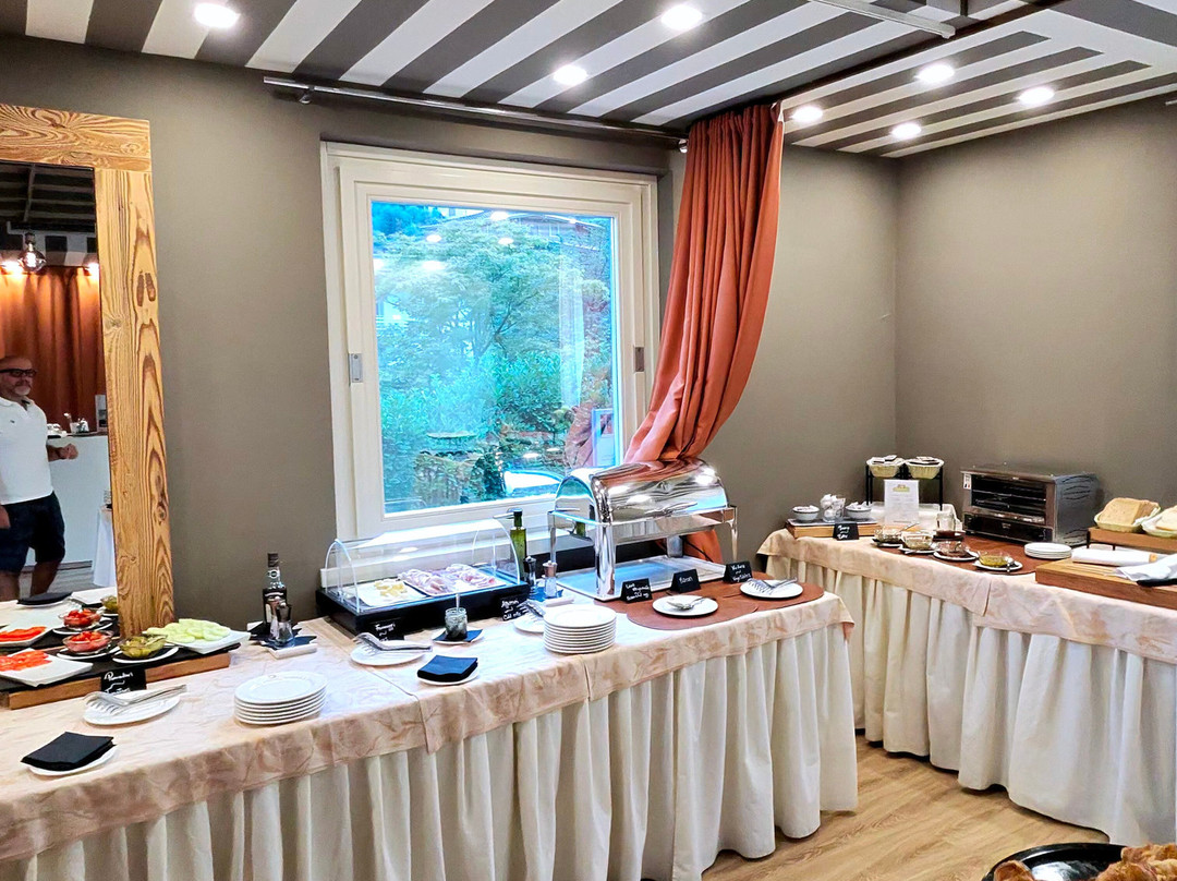 派维湖酒店主图