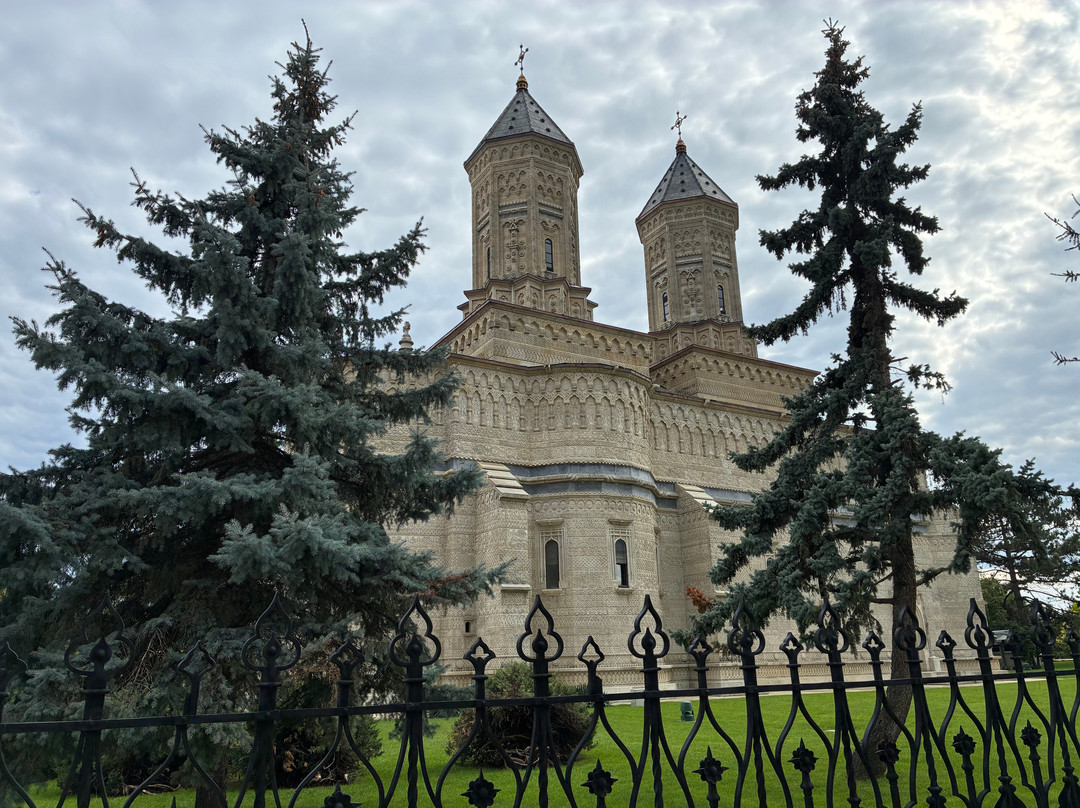 Mănăstirea Sfinții Trei Ierarhi-雅西必去景点