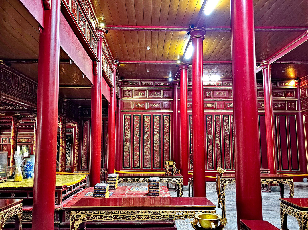 Imperial Tomb of Dong Khanh-顺化必去景点