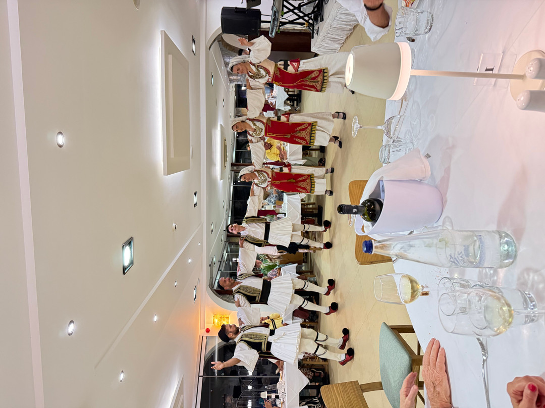 亚历山大海滩乡村酒店主图