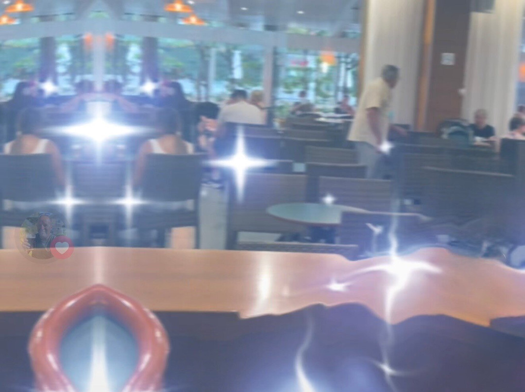 萨鲁港水疗黄金酒店主图