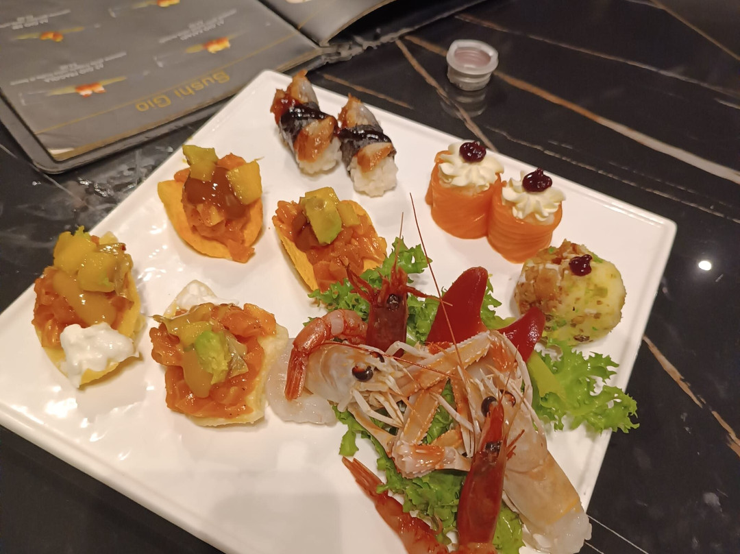Momo Sushi Restaurant