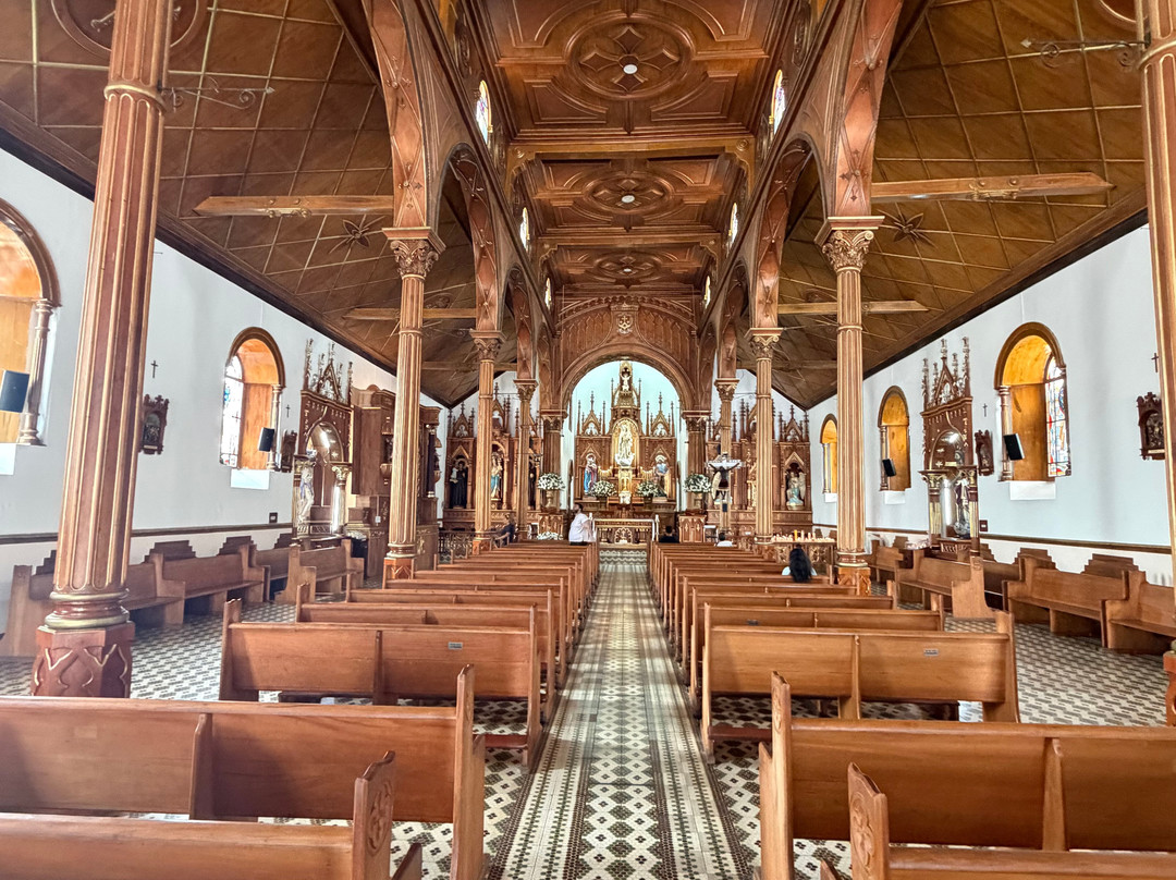 Iglesia de Nuestra Señora del Carmen-Guatape必去景点