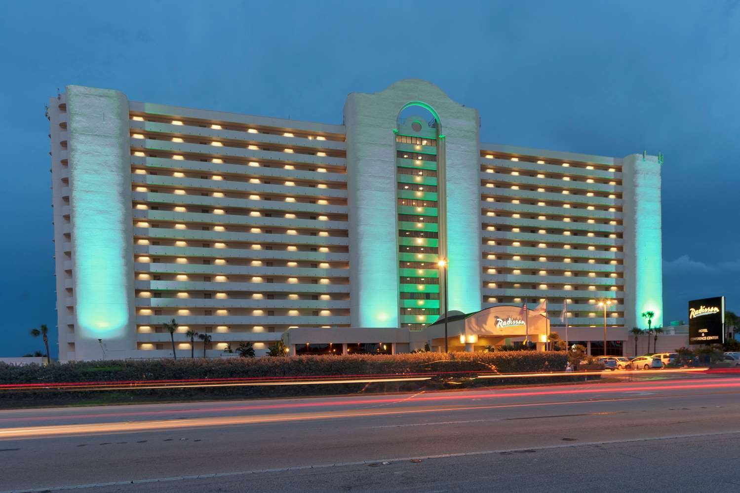 Radisson Suite Hotel Oceanfront-官方