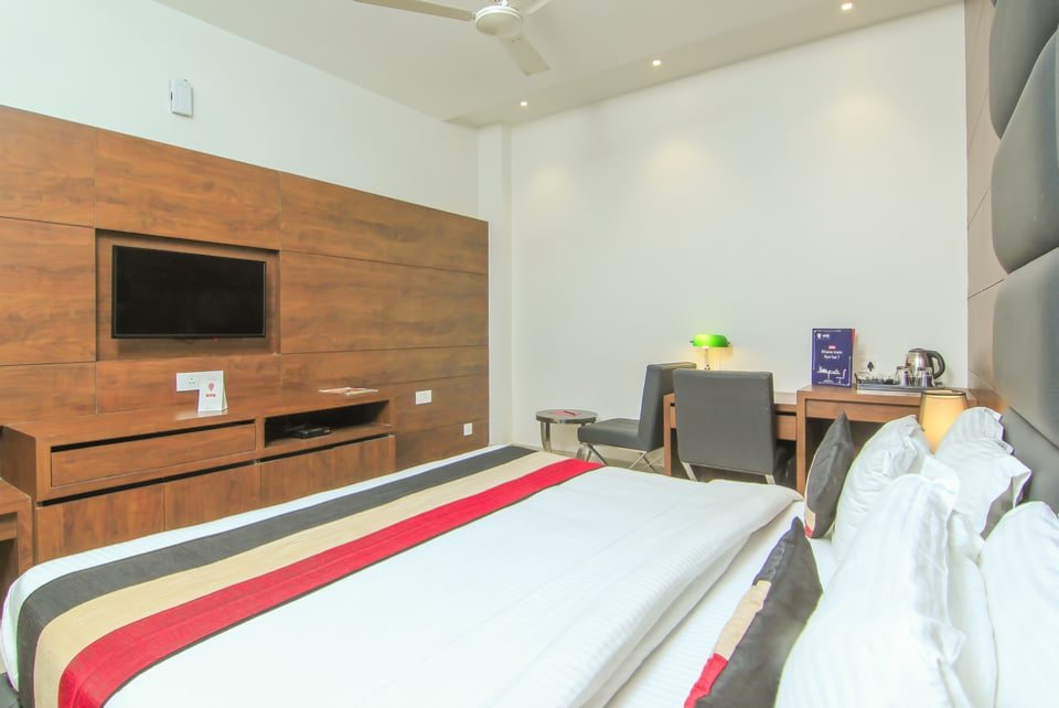 OYO Crossroad Premium Near Chaudhary Charan Singh International Airport-官方