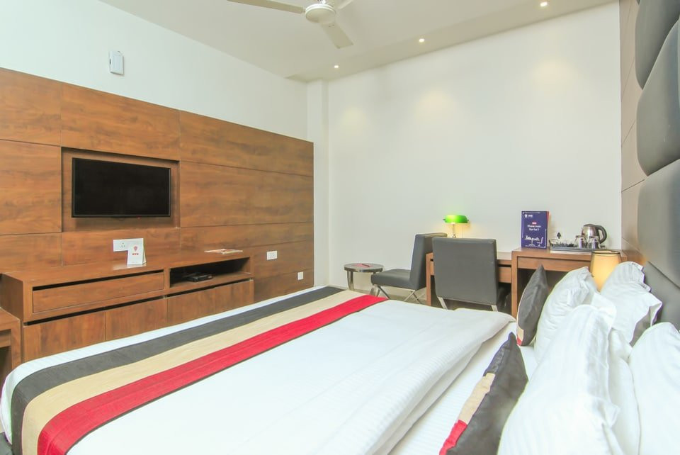 Natkur酒店住宿-OYO Crossroad Premium Near Chaudhary Charan Singh International Airport