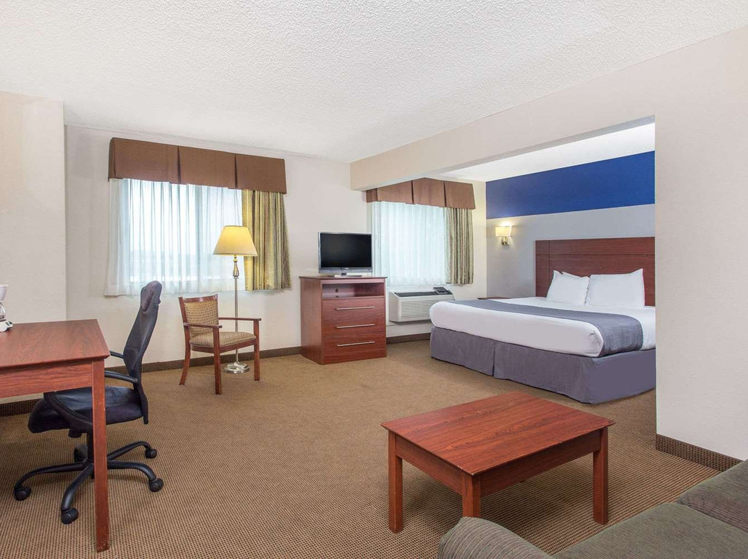 杜布克贝蒙特旅馆套房酒店主图