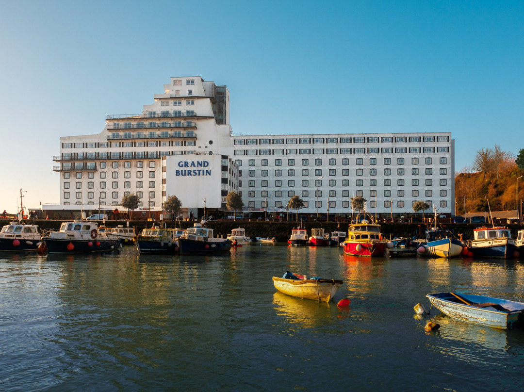 Grand Burstin Hotel