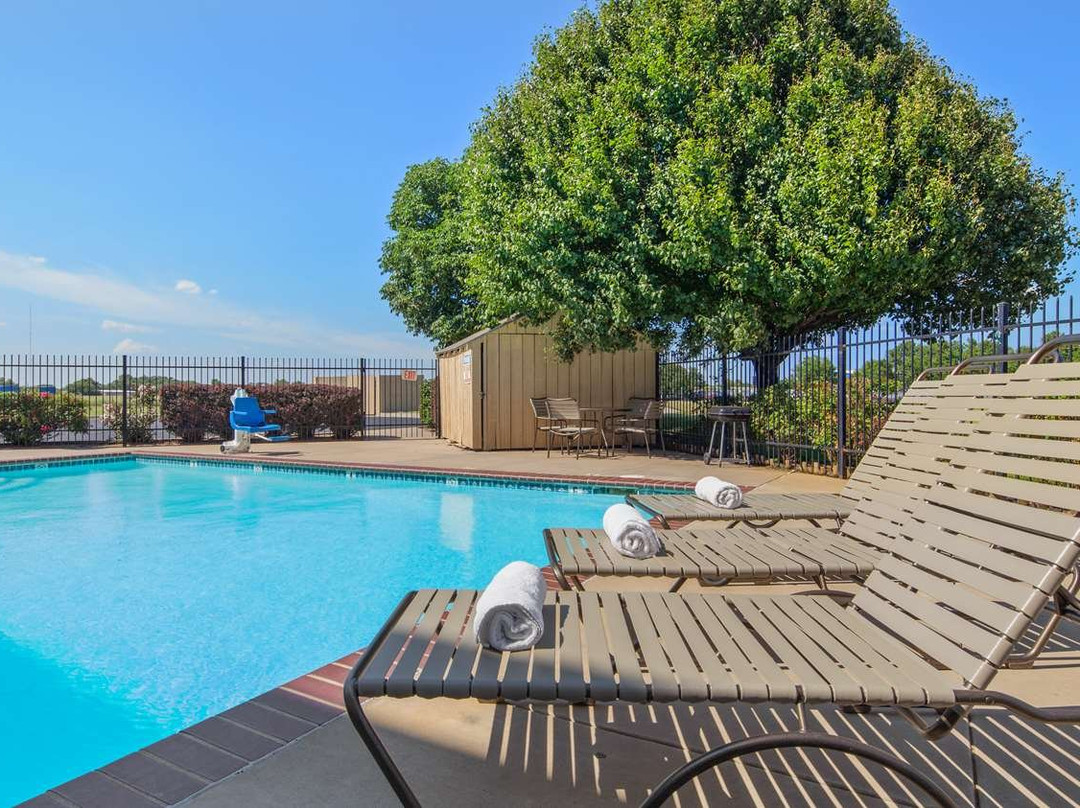 Best Western Governors Inn & Suites主图