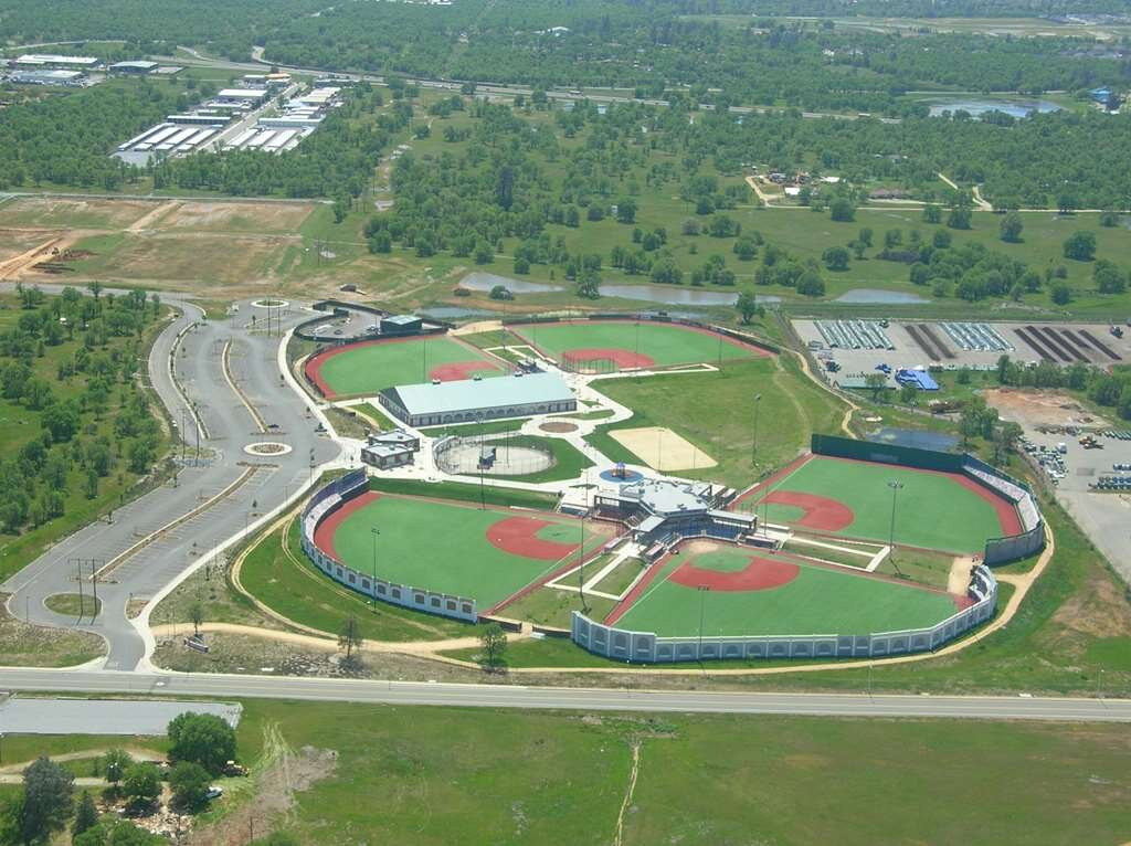 雷丁希尔顿花园酒店主图