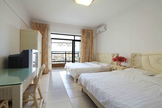 三亚牧海海景民宿（三亚湾海月广场店）-客卧