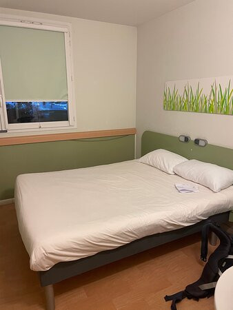 蒙托邦乐琼宜必思快捷酒店主图