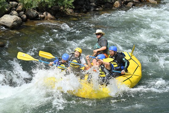 Ava Rafting & Zipline-布埃纳维斯塔必去景点
