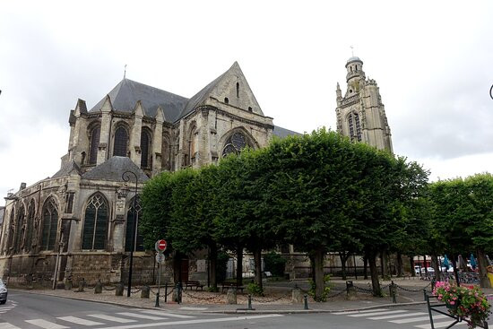 Eglise St Jacques-贡比涅必去景点