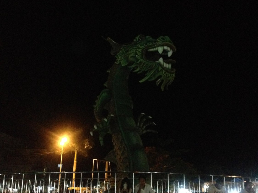 Dragon Statue景点图片