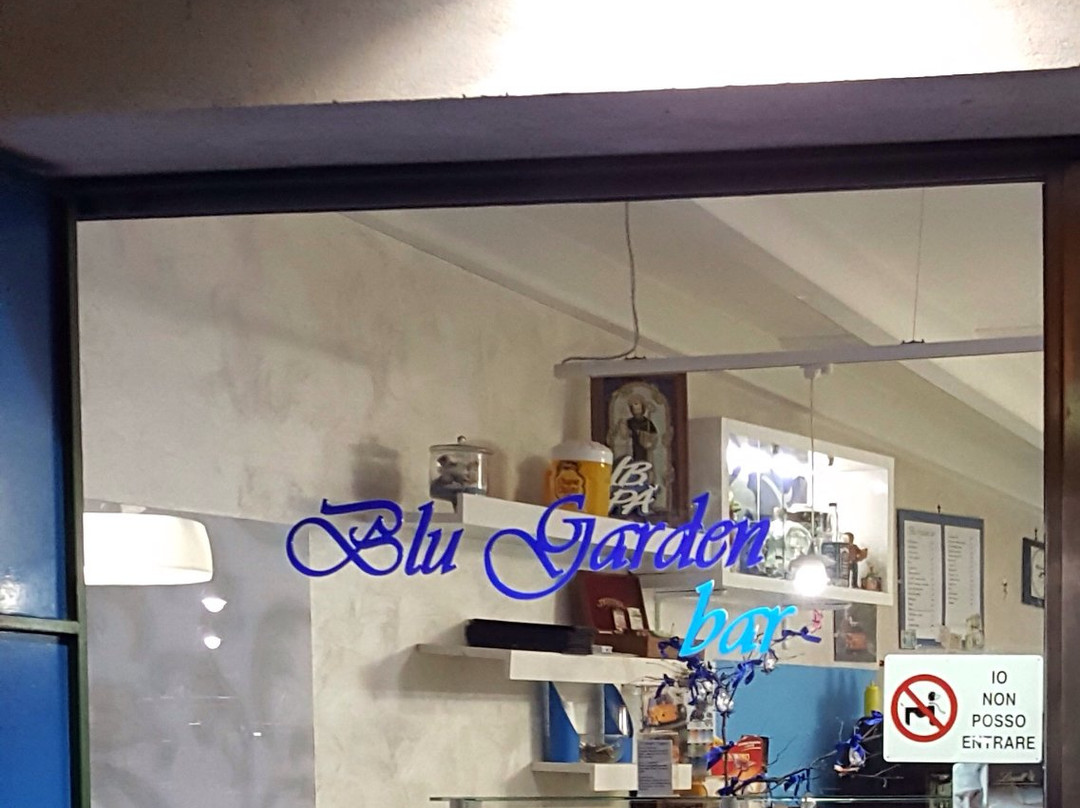 Blu Garden Bar