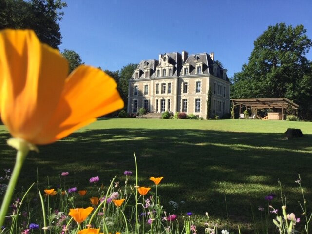 Chateau des Essards主图