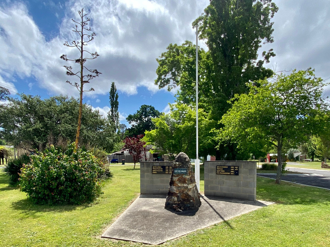 Nowa Nowa War Memorial景点图片