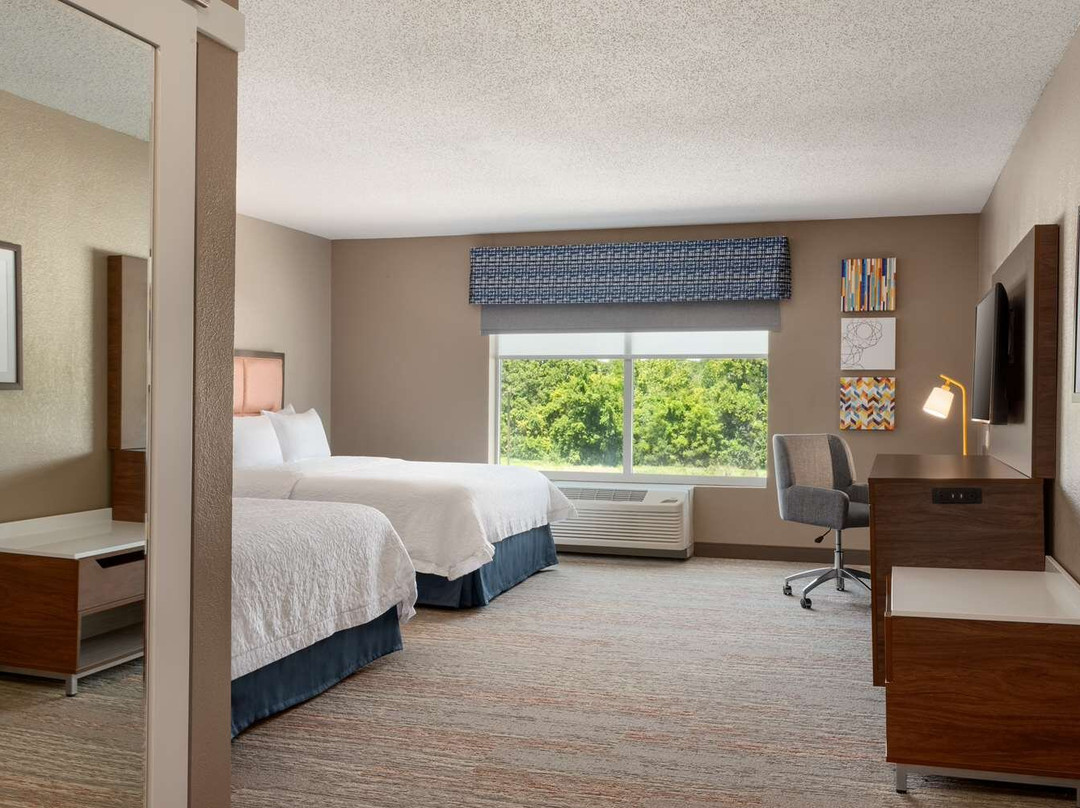 Hampton Inn St. Louis Columbia主图