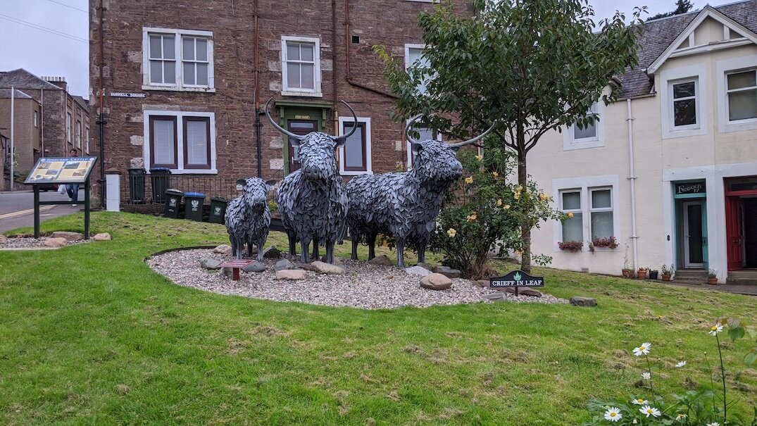 Crieff's Leafy Coos-Crieff必去景点