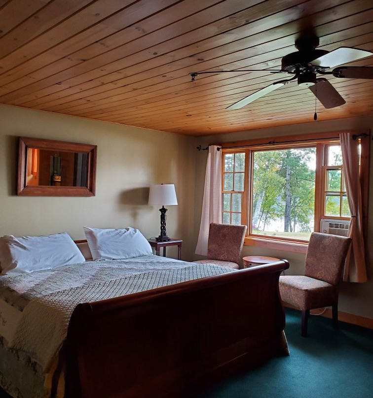 Loon Lodge Inn & Restaurant主图