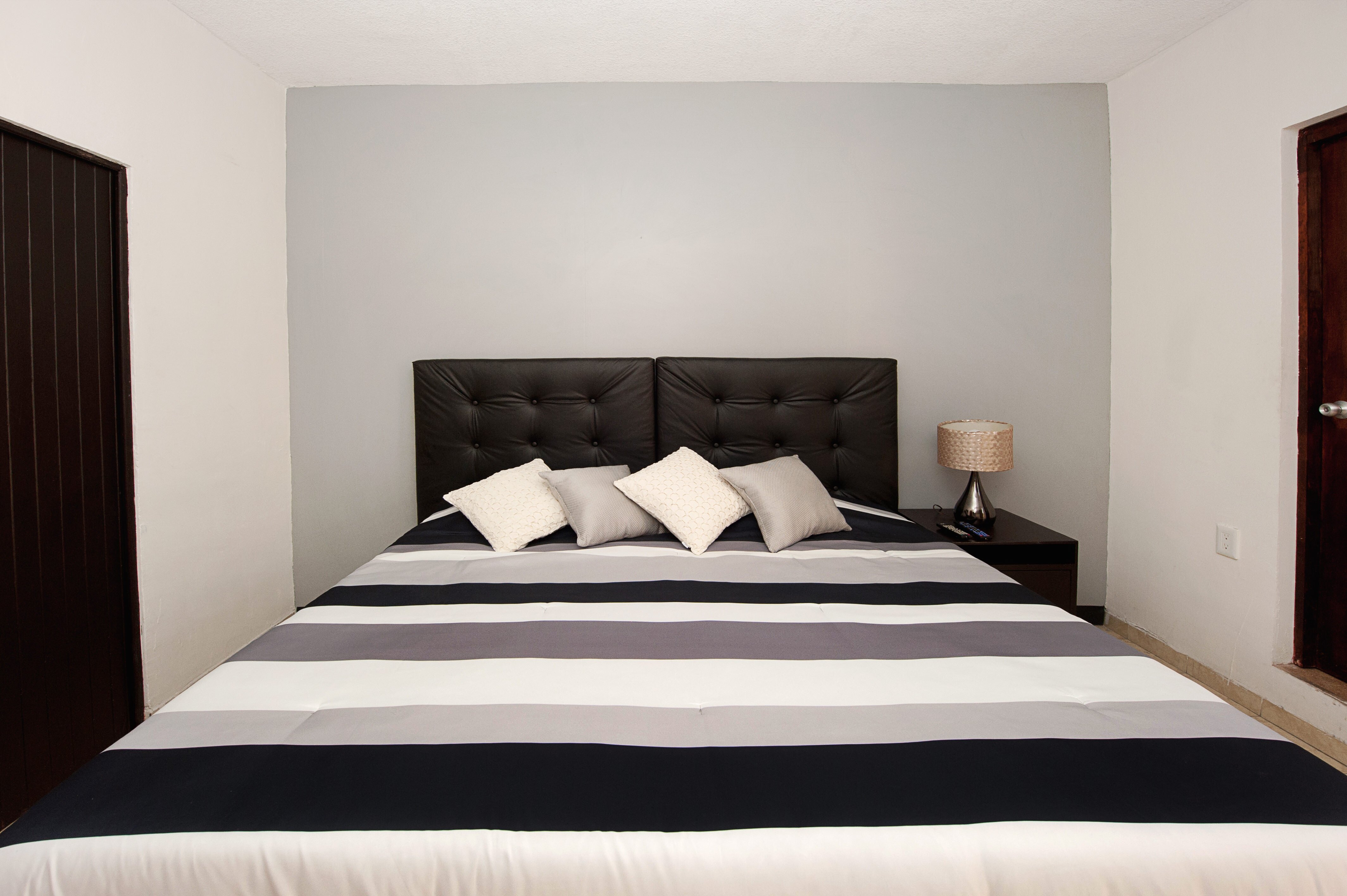 Econosuites Monterrey-官方