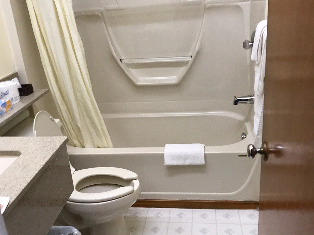 Colonial House Motor Inn主图