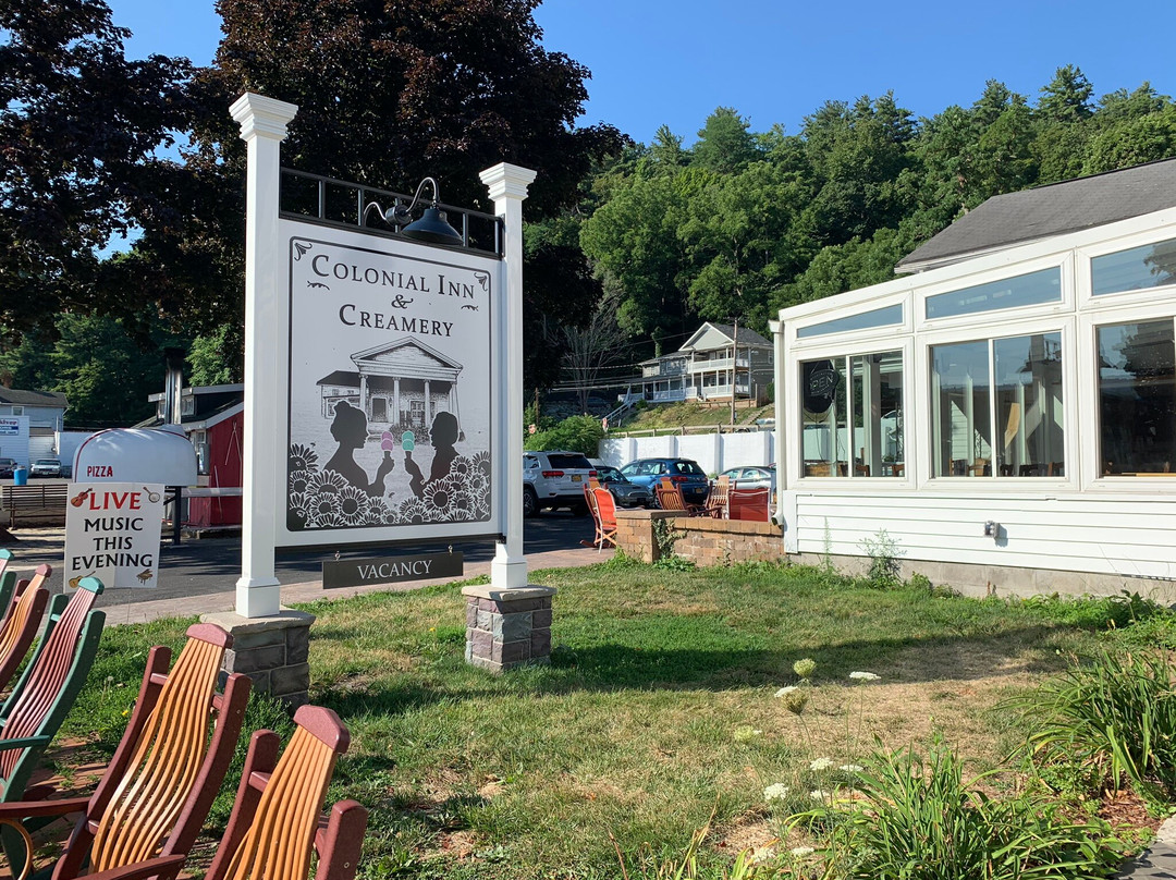 Colonial Inn & Creamery主图