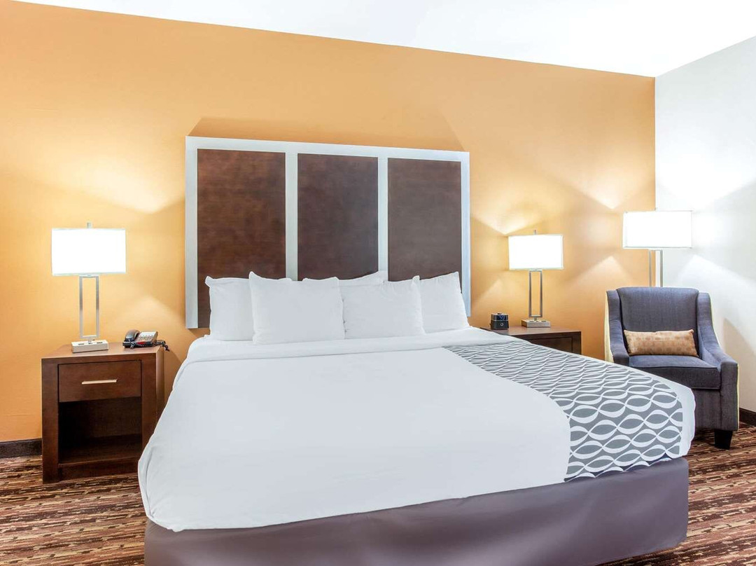 La Quinta Inn & Suites by Wyndham Gonzales TX主图