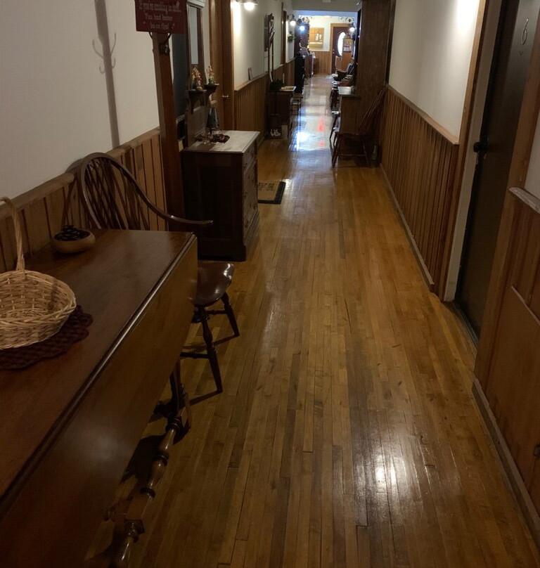 Little Main Street Inn主图