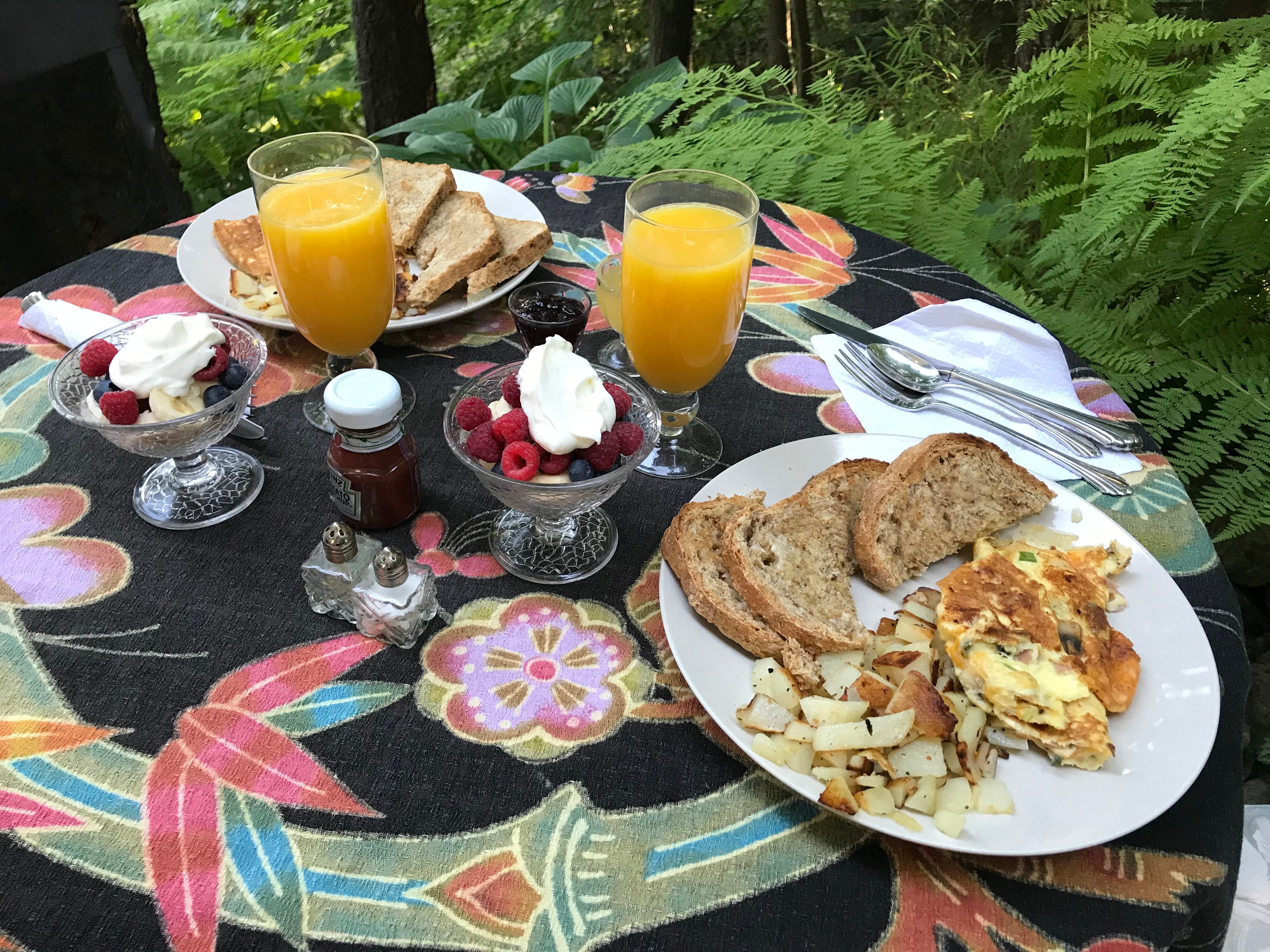 In the Selkirk Mountains B&B-餐饮
