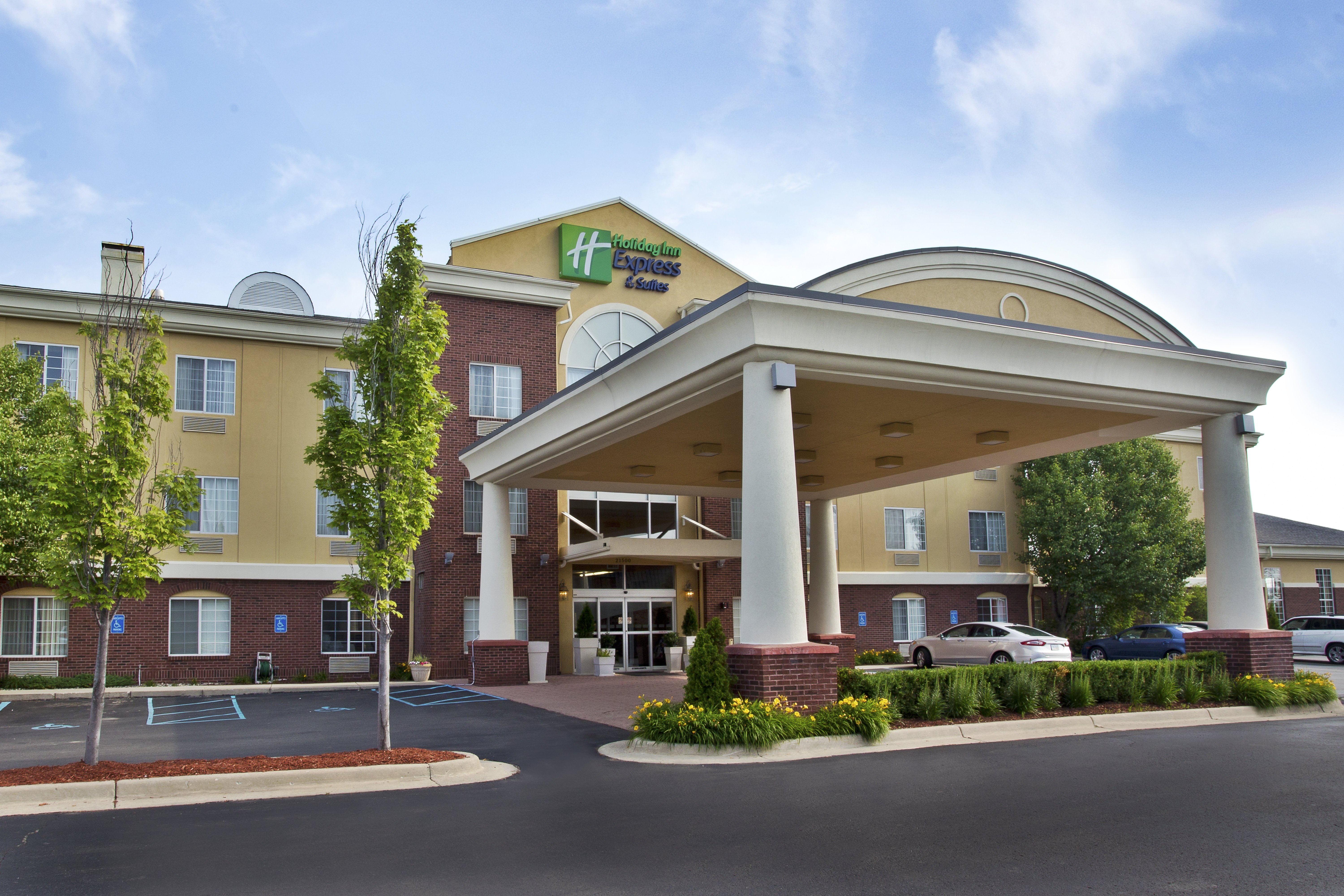 Holiday Inn Express & Suites Woodhaven By IHG-官方
