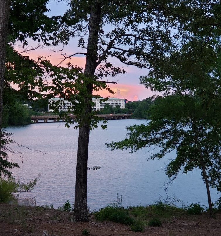 Lakeside Lodge Clemson主图