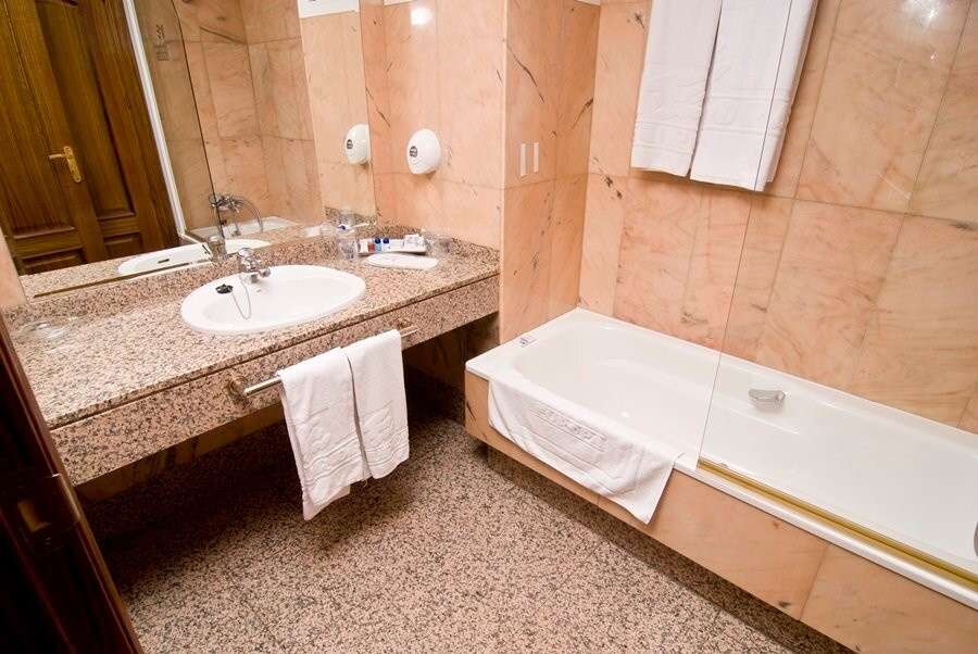 欧罗巴酒店主图