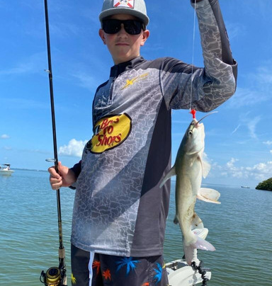 Hook & Fin Charter Fishing-迈尔斯堡海滩必去景点